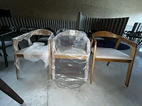 3 houten stoelen - afbeelding 1 van  5