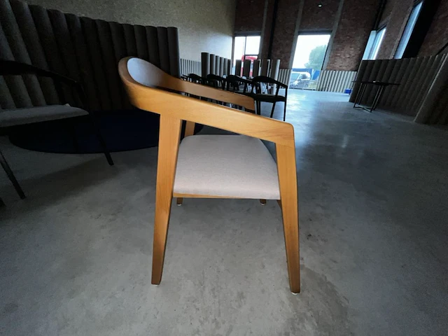 3 houten stoelen - afbeelding 3 van  5