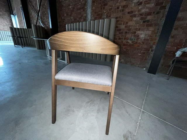 3 houten stoelen - afbeelding 4 van  7
