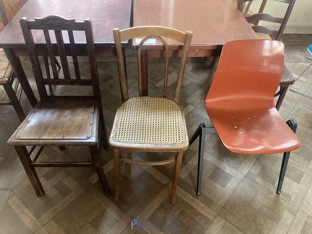 3 houten tafels met 10 stoelen - afbeelding 7 van  8