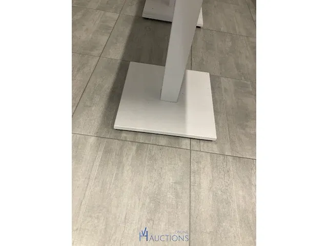 3 houten tafels - afbeelding 3 van  4