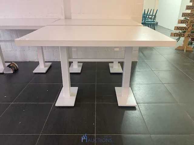 3 houten tafels - afbeelding 2 van  4