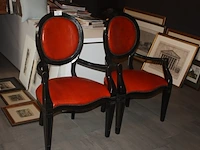 3 ingelijste gravures, 11 niet ingelijste gravures, 2 medaillonstoelen bekleed met rood leder (75,76,77) - afbeelding 2 van  7