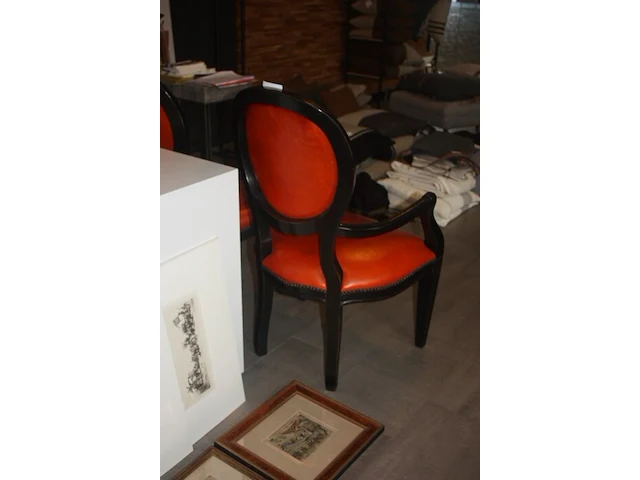 3 ingelijste gravures, 11 niet ingelijste gravures, 2 medaillonstoelen bekleed met rood leder (75,76,77) - afbeelding 3 van  7