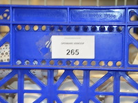 3 inox grote kookketels, inox kommen, ca. 160 stuks zwart moderne borden en schotels, partij glazen en bestek, snijplanken, partij porselein - afbeelding 1 van  12