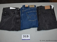 3 jeansbroeken maat 32-32 - afbeelding 1 van  2