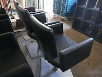 3 kappersstoelen - afbeelding 4 van  4