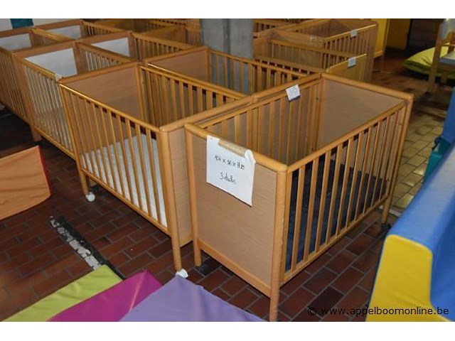 3 kinderbedjes afm 107x56x85cm - afbeelding 1 van  1