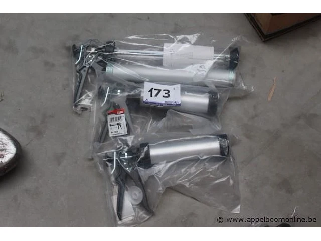 3 kitpistolen usag - afbeelding 1 van  2