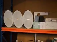 3 klankboxen p&a x-class 100fw 80hm, 2 speakers 40w met muurbeugel art sound, versterker skytronic