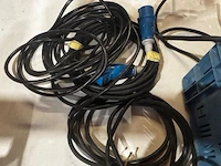 3 lampen, diverse kabels - afbeelding 4 van  7