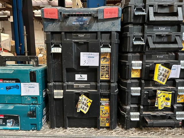 3 lege koffers bosch, dewalt - afbeelding 1 van  2