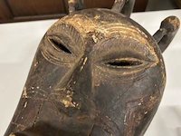 3 maskers en 1 kandelaar - afbeelding 2 van  13