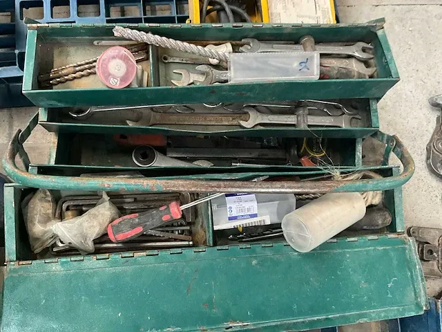 3 metalen gereedschapskoffers met inhoud - afbeelding 26 van  31