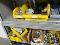 3 metalen kasten met inhoud - afbeelding 6 van  8