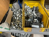 3 metalen kasten met inhoud - afbeelding 7 van  8