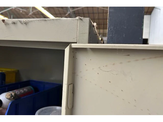3 metalen kasten met inhoud - afbeelding 8 van  15