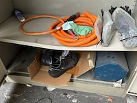 3 metalen kasten met inhoud - afbeelding 10 van  15