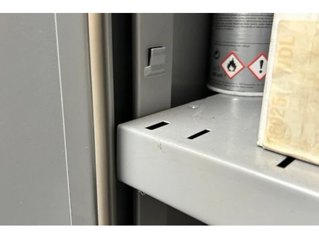 3 metalen kasten met inhoud - afbeelding 14 van  15