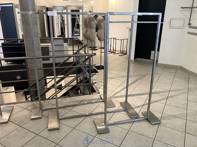 3 metalen kledingrekken - afbeelding 1 van  3