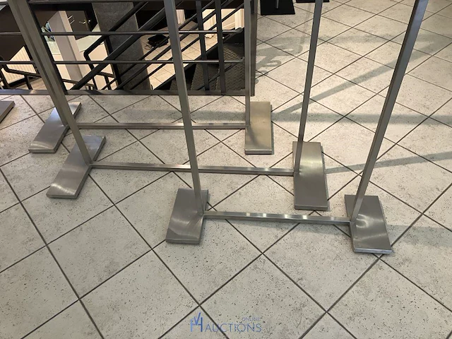 3 metalen kledingrekken - afbeelding 3 van  3