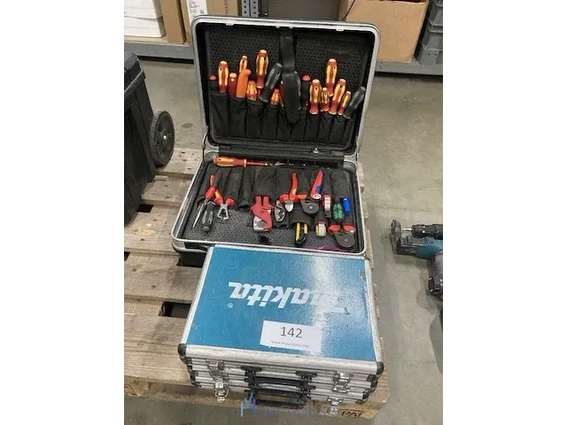 3 metalen koffers makita - afbeelding 1 van  6