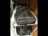 3 metalen planken en computerapparatuur - afbeelding 7 van  19