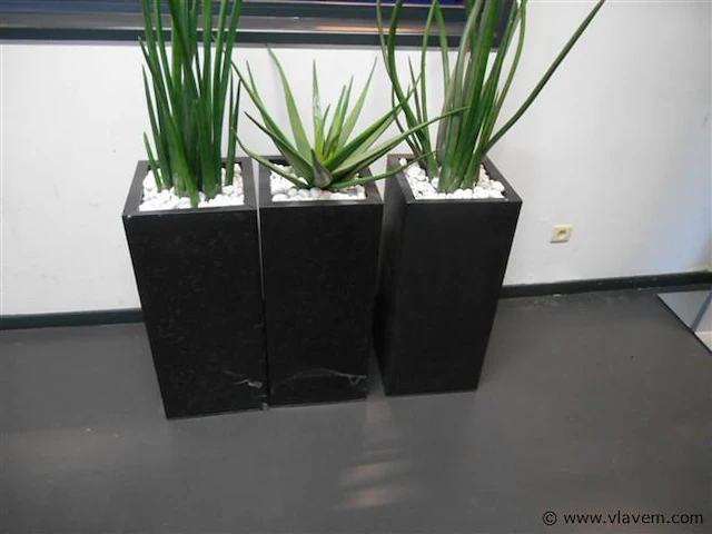 3 metalen plantenbakken - afbeelding 1 van  1
