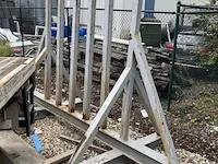 3 metalen steunen - afbeelding 2 van  3