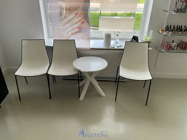 3 metalen stoelen - afbeelding 1 van  3