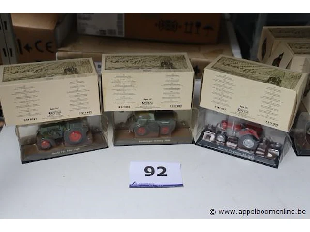 3 miniatuur landbouwtractoren atlas - afbeelding 1 van  3