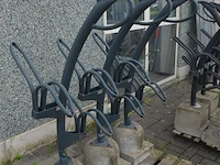 3 moderne zwart metalen fietsenrekken - afbeelding 3 van  3