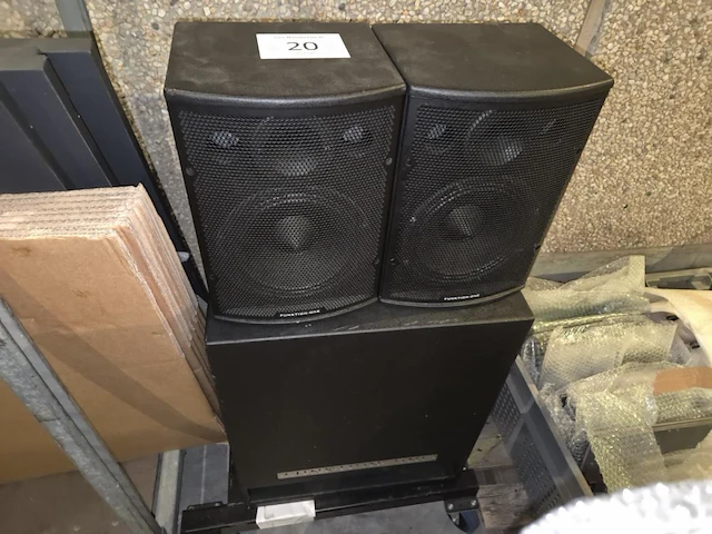 3 muziekboxen funktion-one 2 x f-81 + 1 x sb210a - afbeelding 1 van  8