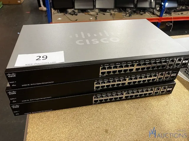 3 netwerkswitchen cisco - afbeelding 1 van  3