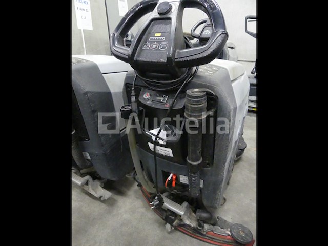 3 nilfisk sc401 reinigingsmachines - afbeelding 8 van  13