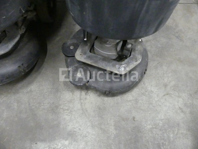 3 nilfisk sc401 reinigingsmachines - afbeelding 5 van  7