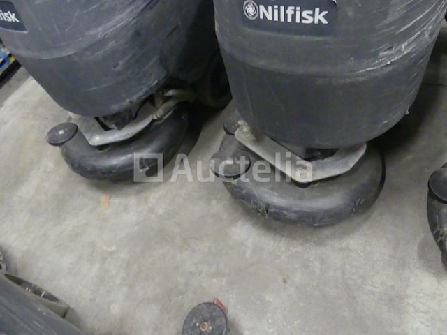 3 nilfisk sc401 reinigingsmachines - afbeelding 7 van  7