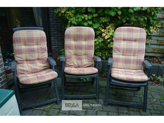 3 opklapbare tuinstoelen met kussens - afbeelding 1 van  4