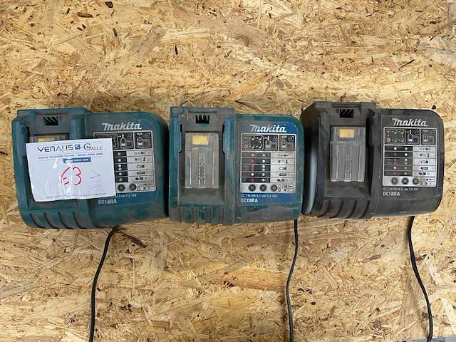 3 oplaadstations makita - afbeelding 1 van  7
