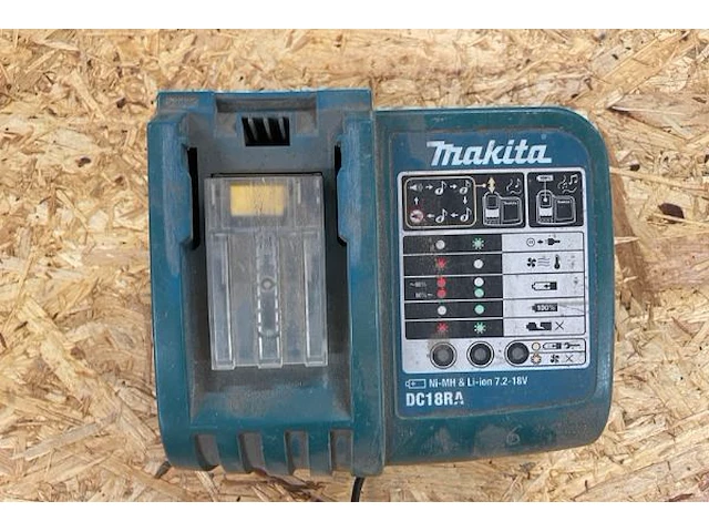 3 oplaadstations makita - afbeelding 2 van  7