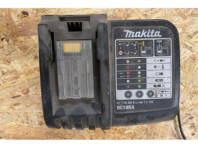 3 oplaadstations makita - afbeelding 6 van  7