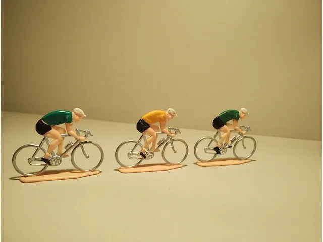 3 oude wielrennertjes - afbeelding 4 van  5