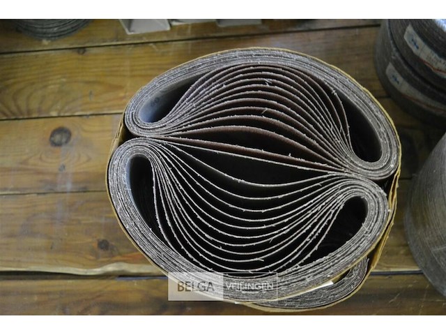 3 pakken bandschuurpapier - afbeelding 1 van  1