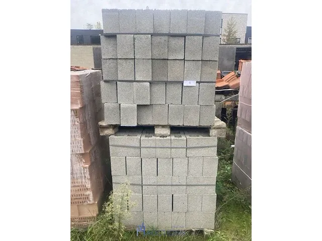 3 palletten betonmetselstenen - afbeelding 2 van  4