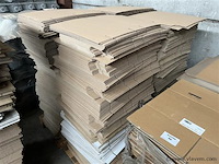 3 palletten, inh. grote partij div. verpakkingsdozen - afbeelding 2 van  4