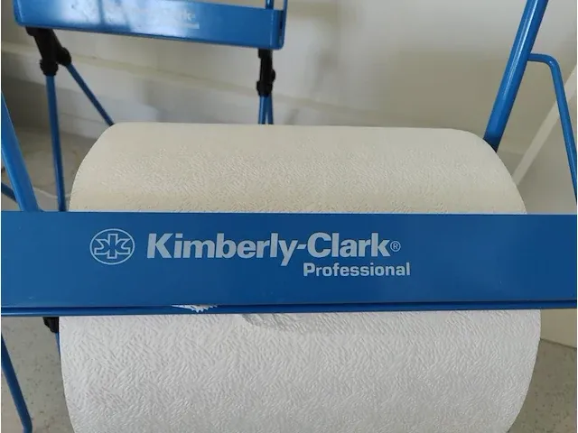 3 papierrolverdelers kimberly-clark professional - afbeelding 3 van  5