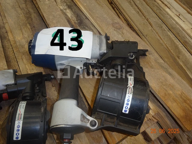 3 persluchtspijkermachines - afbeelding 3 van  4