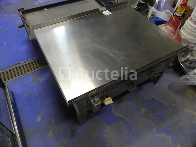 3 plancha's en gasgrill merk en model onbekend - afbeelding 6 van  9