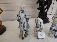 3 porseleinen beeldjes - afbeelding 2 van  3