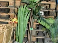 3 potten met kunstbloemen - afbeelding 1 van  1